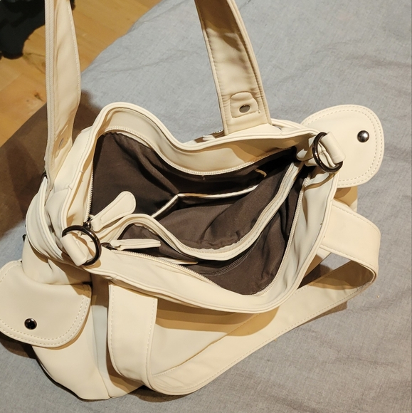 Large shoulder bag - practical and stylish - Picture 6 of 8